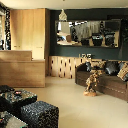 Theline בוקרשט