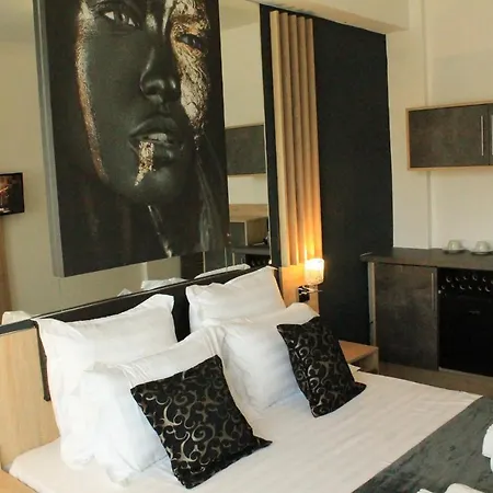 Theline בוקרשט